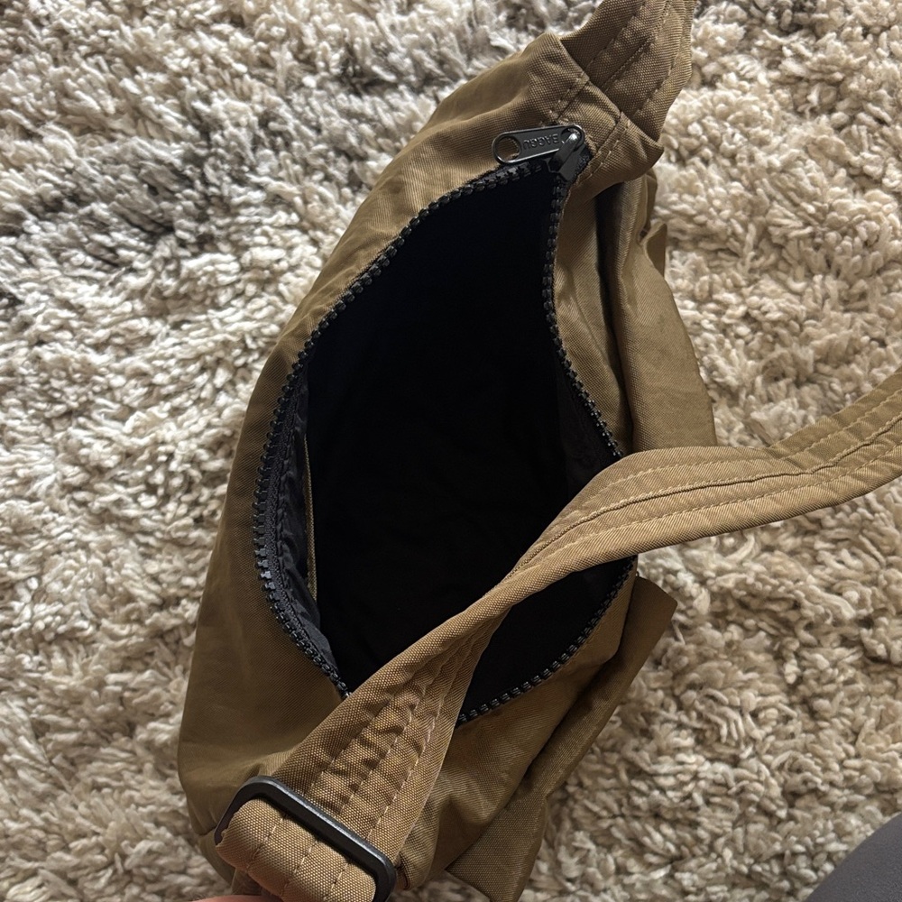 BAGGU CARGO SHOULDER BAG SEAWEED - Picture 3 of 5